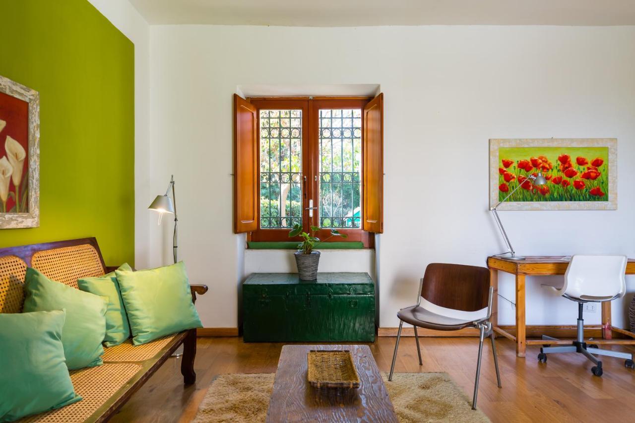 Kamyhouse Una Tranquilla Struttura Nel Verde Villa Naples Exterior photo
