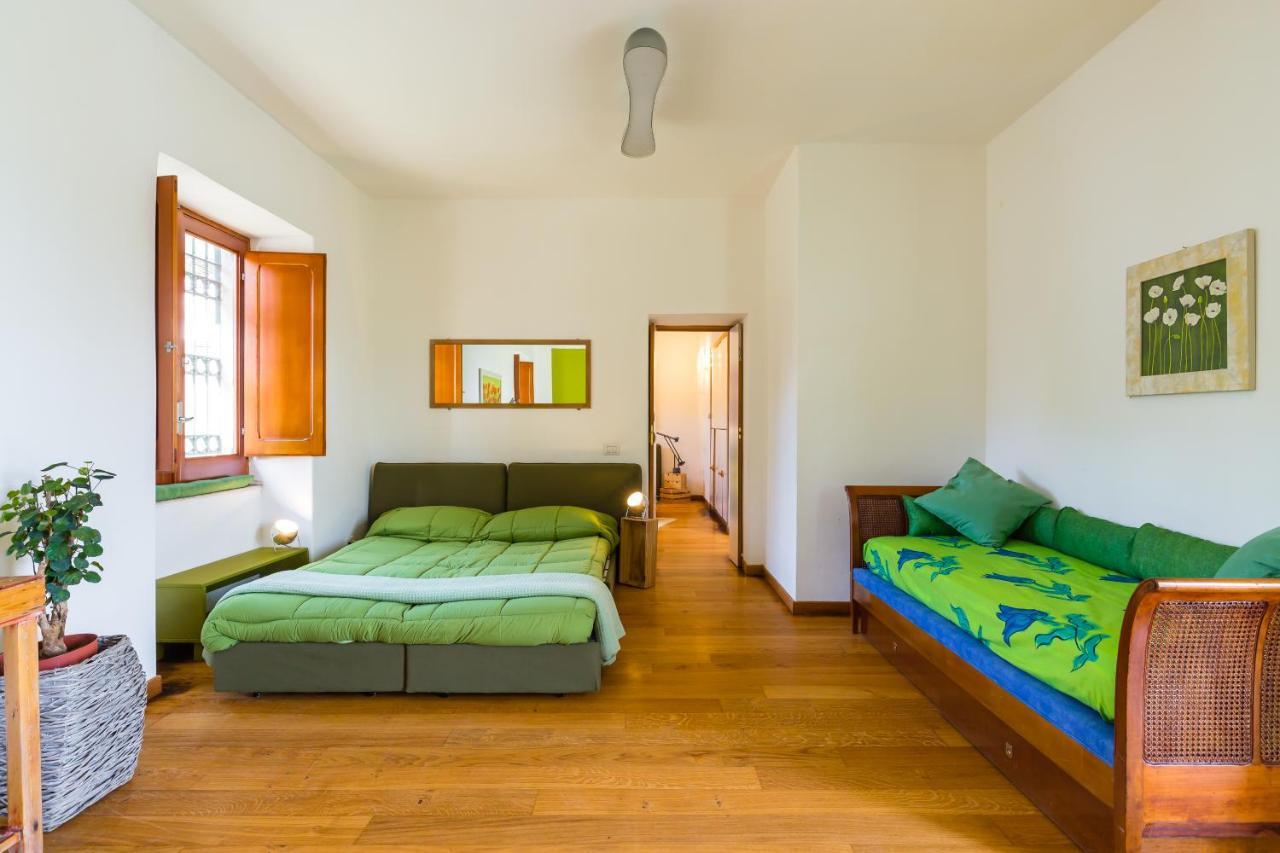 Kamyhouse Una Tranquilla Struttura Nel Verde Villa Naples Exterior photo